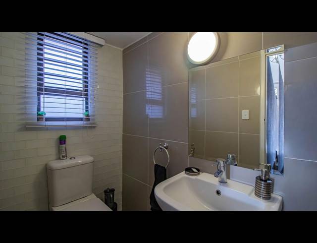 4 BEDROOM FREESTANDING FOR SALE IN BASSONIA